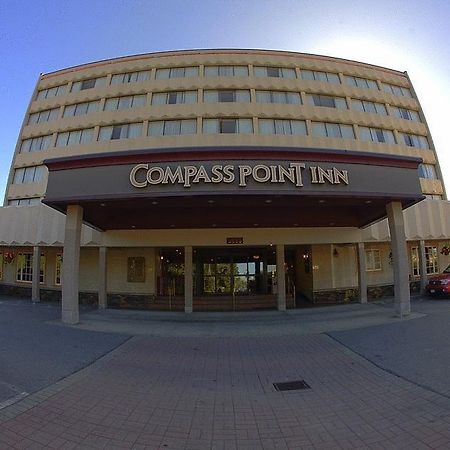 Compass Point Inn - Surrey Extérieur photo